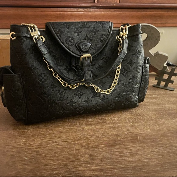 Black Designer Women's Bag - Picture 3 of 4